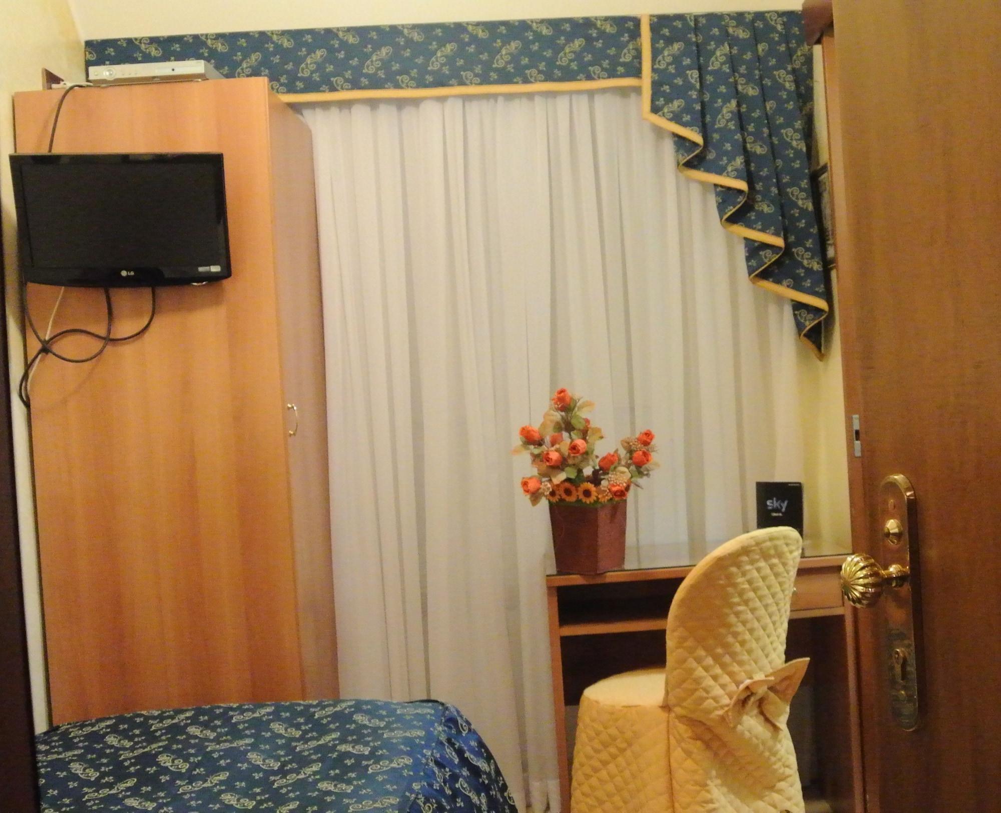 Hotel Assisi Ρώμη Εξωτερικό φωτογραφία